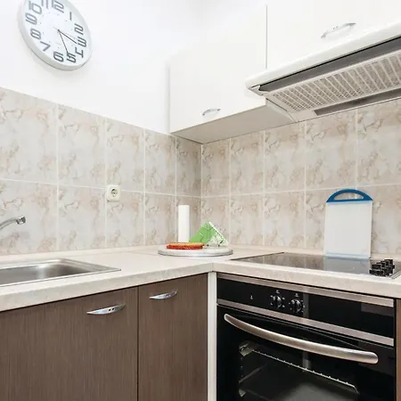 1 Bedroom Front In Apartmán Šmrika