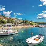 1 Bedroom Amazing In Šmrika