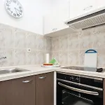 1 Bedroom Amazing In Lägenhet Šmrika