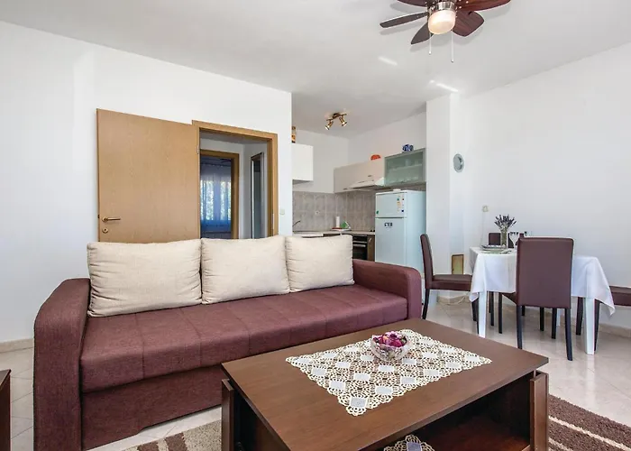 1 Bedroom Amazing In Apartment